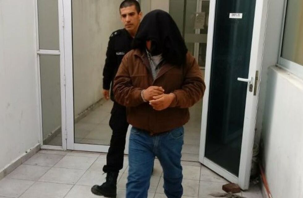 Quedó detenido e imputado ex jefe de bomberos acusado de abusar de su hija de trece años