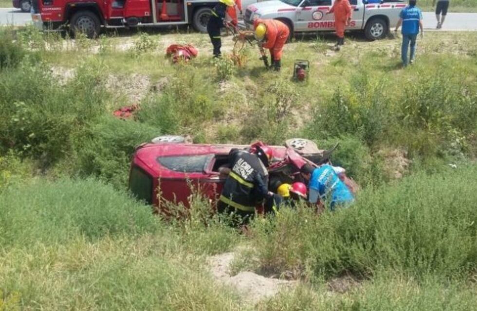 Murió una mujer al volcar su auto en la Autovía Córdoba-Río Cuarto
