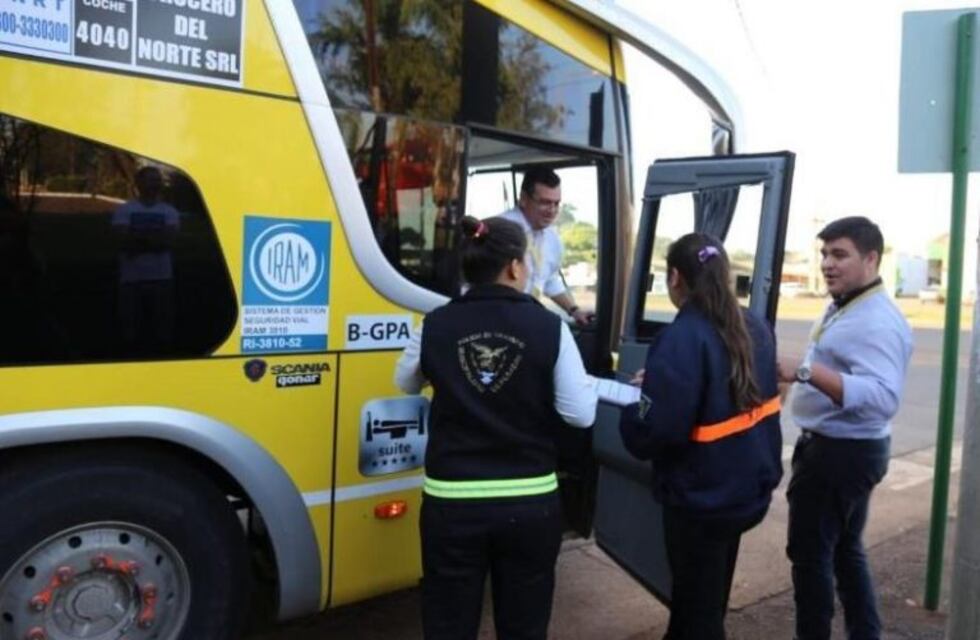Sigue el conflicto en la Terminal: la Municipalidad comenzó a labrar multas