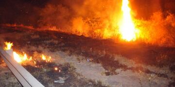 Incendio durante la madrugada en Chaco (Twitter Gustavo Flores)