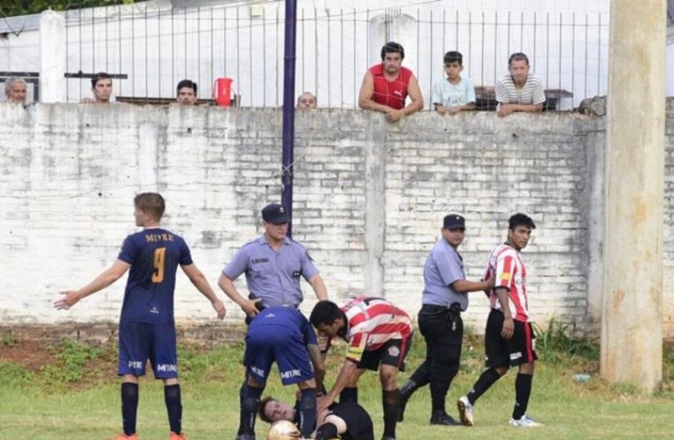 El jugador del Sporting atacó al referí por un insulto racista