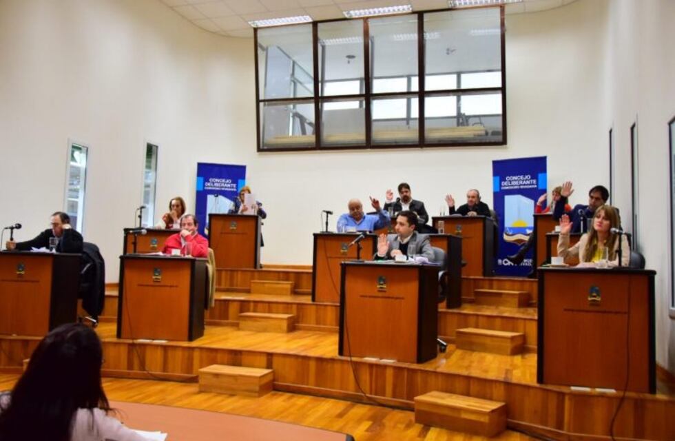 Tarifazo: aprobaron aumentos de luz, agua, cloaca y alumbrado público