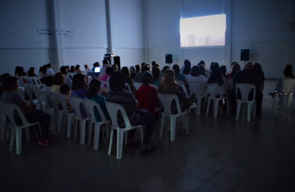 Crecer presentó la película "Mientras tanto" en Paulina Domínguez