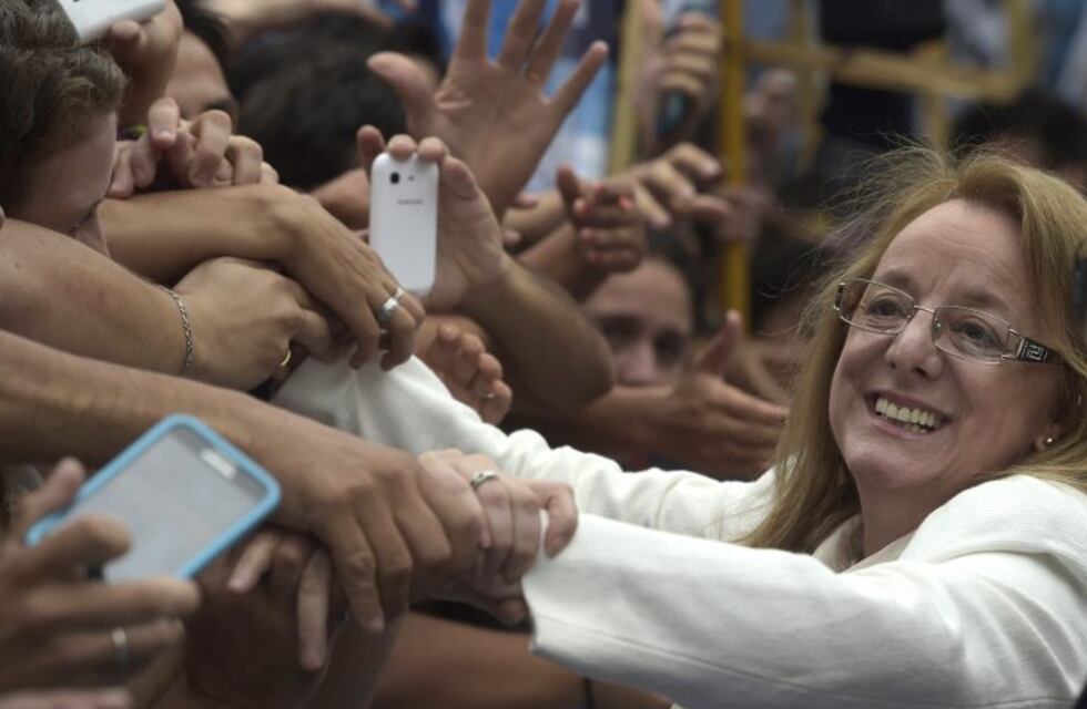 Alicia Kirchner dijo que le "dejaron provincia quebrada" y que afronta un "ahogo financiero"