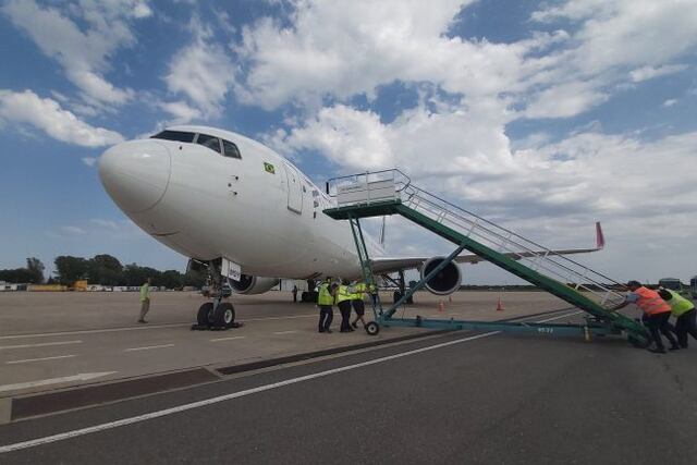 Trabajadores del Aeropuerto Cordoba protestan contra el vuelo de Malvinas que pasa por Córdoba\u002E