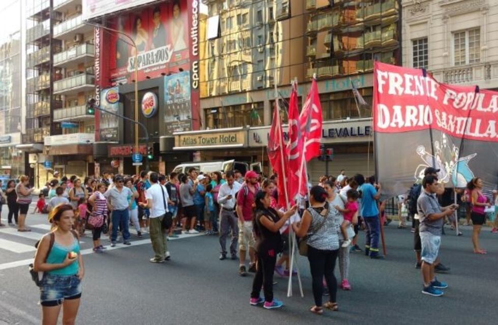 Corte total en Corrientes y Callao