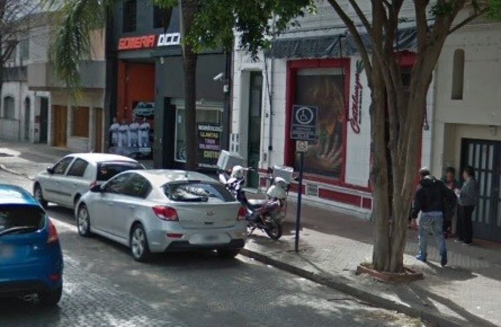 Arrestaron a un ex cadete de una rotisería que vació el local con un flete