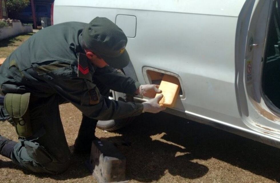 Otra vez, una "bocha" de cocaína secuestrada en Sinsacate