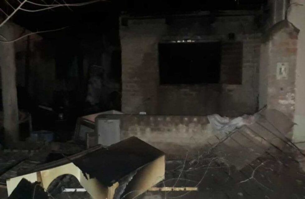 Valentina Sur: quemaron la casa de una familia para echarla del barrio