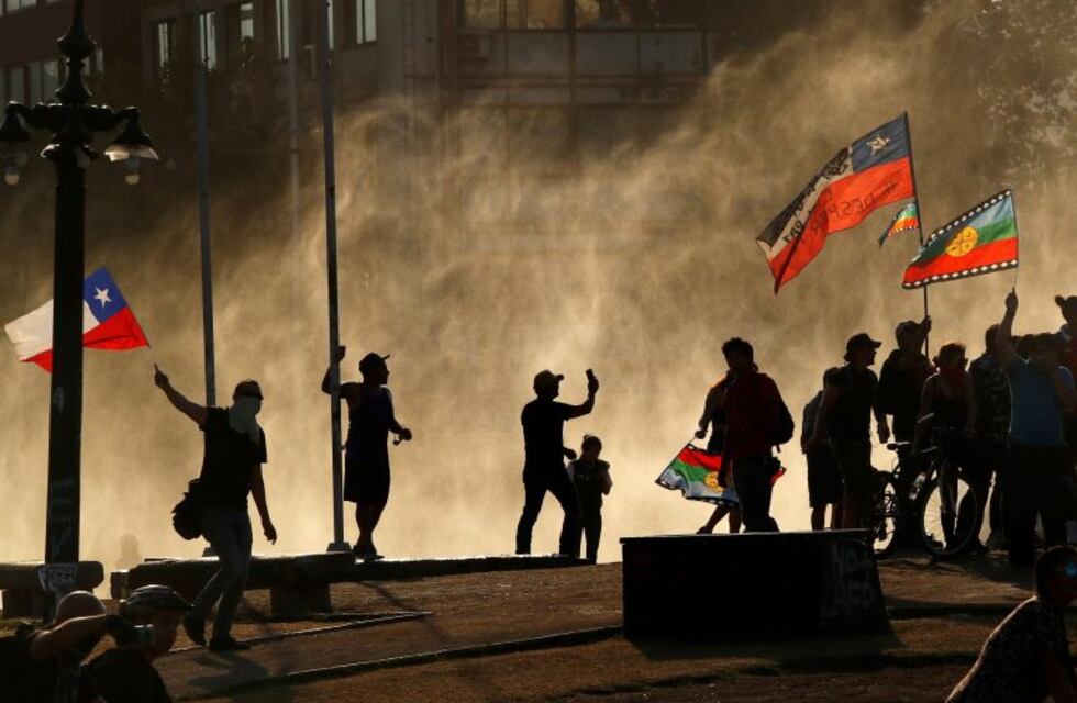 Incidentes en el "súper lunes" de protestas en Chile