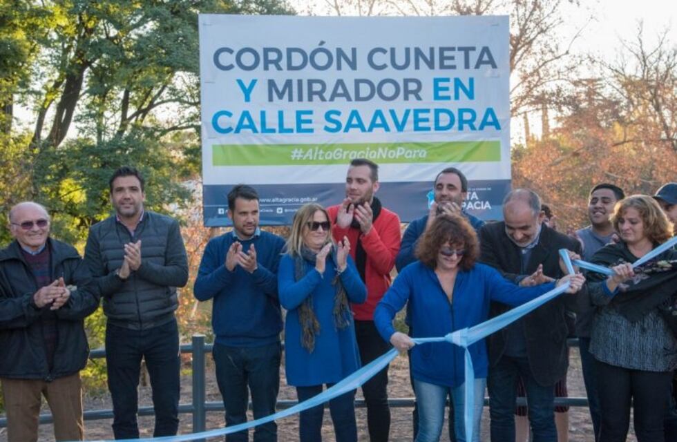 Quedó inaugurado el cordón cuneta y mirador de calle Saavedra en Alta Gracia