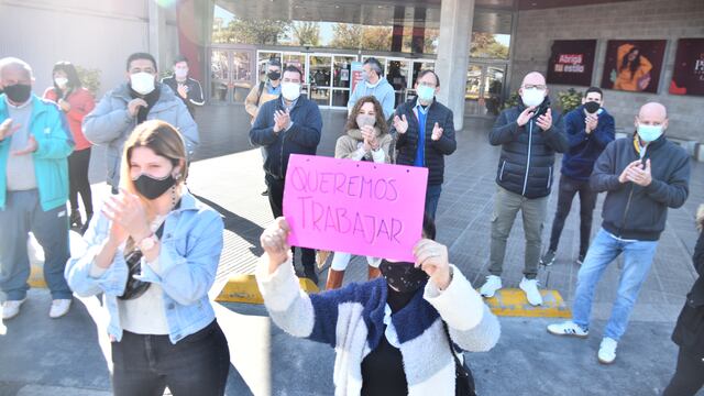 Protesta de comerciantes en Paseo Lugones. (Pedro Castillo)
