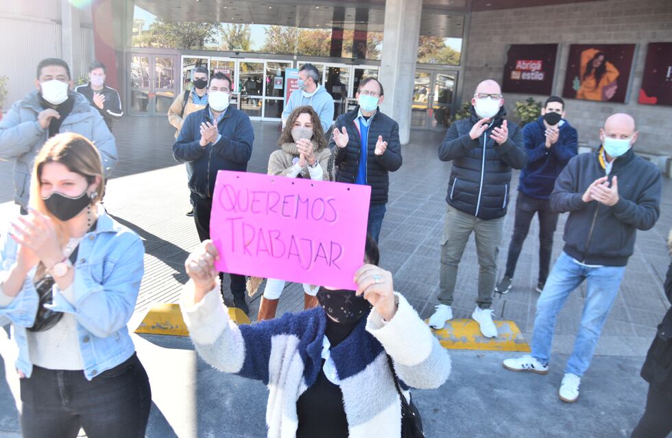 Restricciones en Córdoba: comerciantes volvieron a protestar al grito de “Queremos trabajar”
