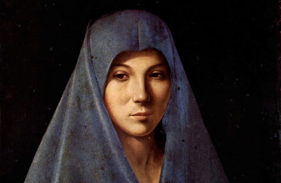 La imagen de la Virgen María apareció en un charco de agua y la foto se hizo viral