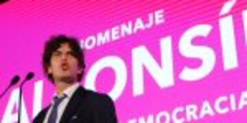 DYN35, BUENOS AIRES 12/12/2016, EL EMBAJADOR ARGENTINO EN LOS ESTADOS UNIDOS, MARTIN LOUSTEAU PARTICIPARON DEL HOMENAJE AL EX PRESIDENTE RAUL ALFONSIN AL CUMPLIRSE 33 Au00d1OS DE DEMOCRACIA rnFOTO:DYN buenos aires Martin Lousteau 33 au00f1os de la recuperacion de