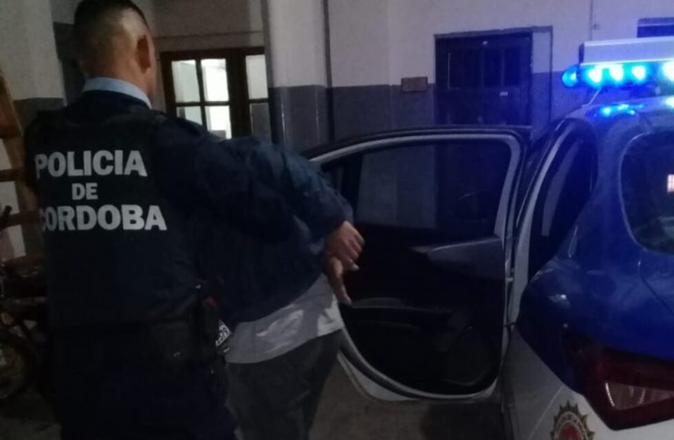 Aprehenden a un hombre en actitud sospechosa