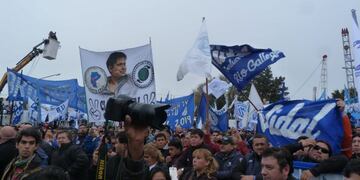 En multitudinaria marcha, Claudio Vidal llamó a la unidad de los trabajadores