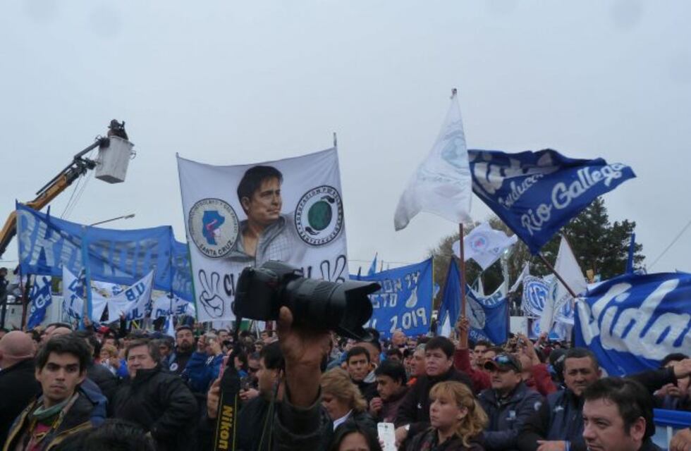 En multitudinaria marcha, Claudio Vidal llamó a la unidad de los trabajadores