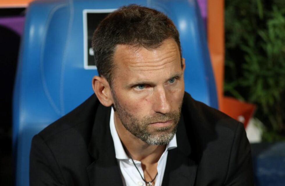 Bernardi salió con los tapones de punta contra Mansur