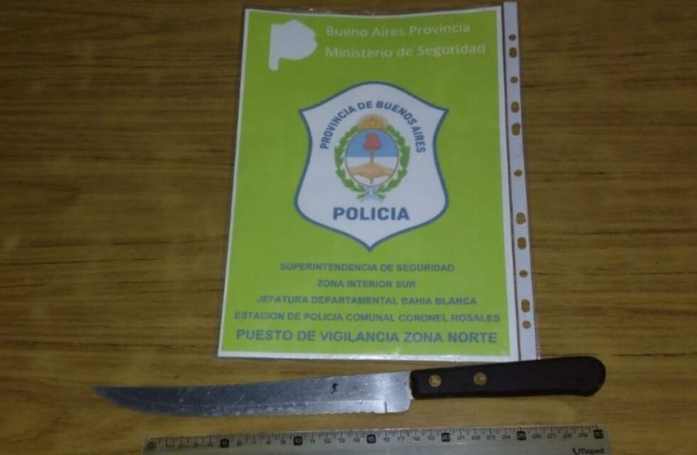 Los amenazó con un cuchillo y quedó detenida