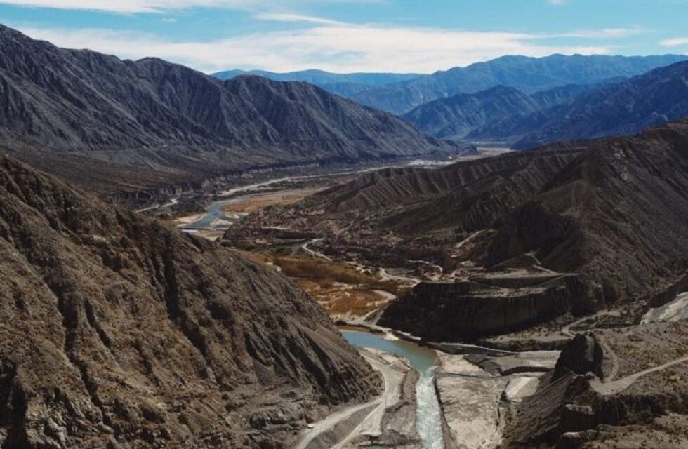 Se retrasa la apertura de sobres para construir El Tambolar