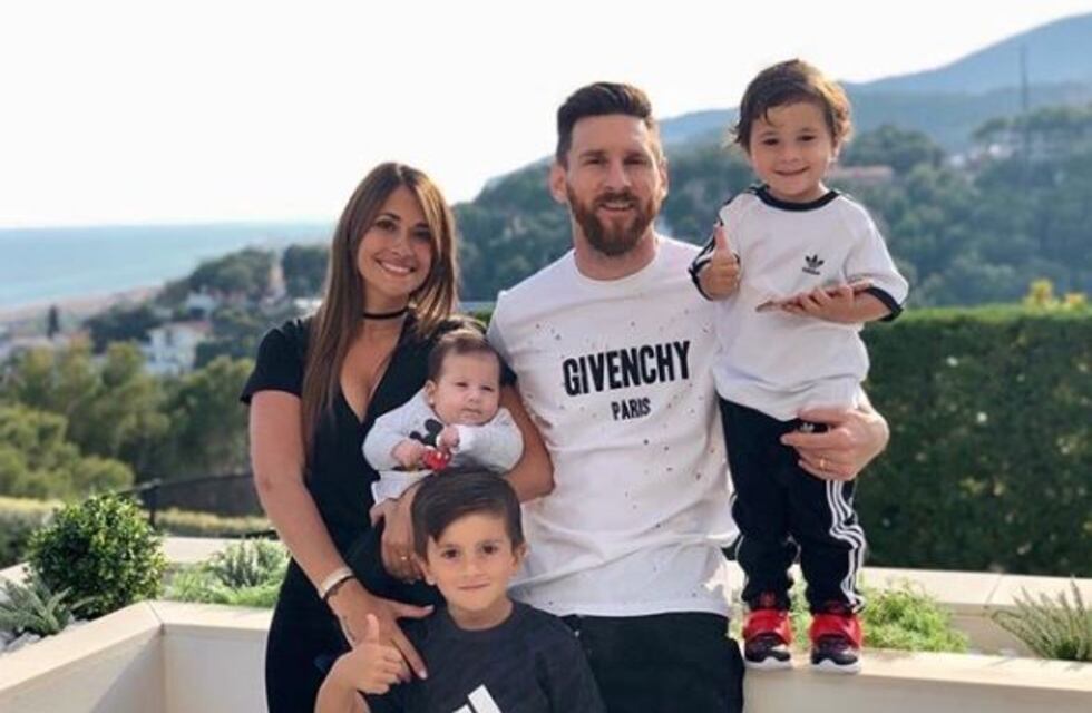 Uno de los hijos de Messi se viralizó por una foto del casamiento de Fábregas