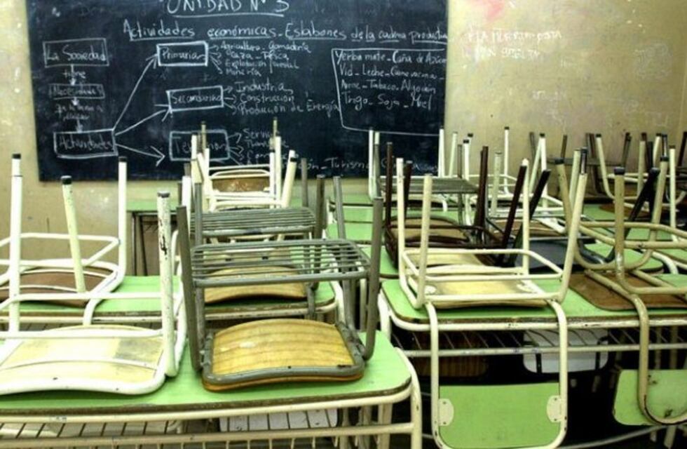 Docentes se presentan en las escuelas, hay mandatos de paro