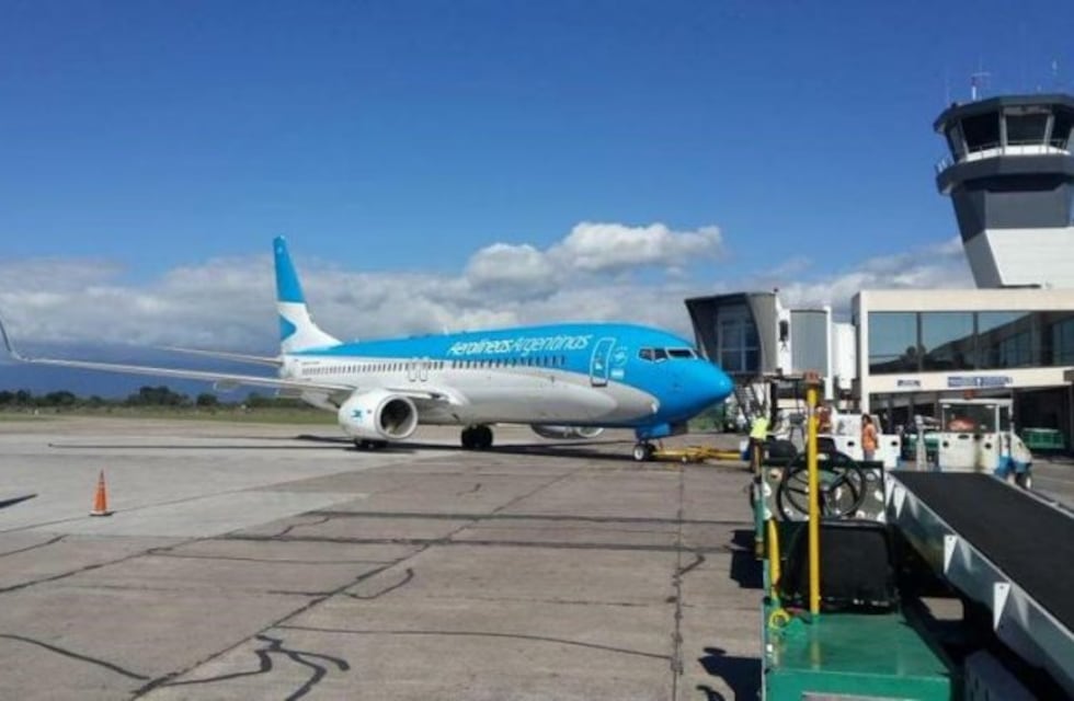 Con un avión lleno hoy regresan los vuelos a Salta