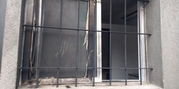 Las dependencias fueron vandalizadas durante la madrugada del miércoles\u002E (@belitaonline)