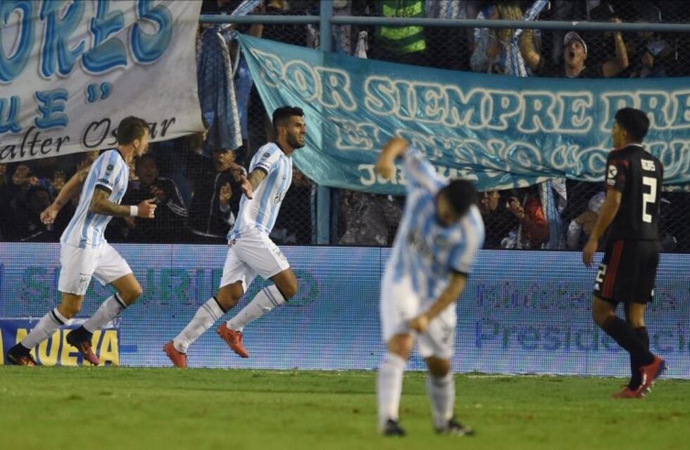 Atlético Tucumán goleó 3-0 a River por la Copa de Superliga y se ilusiona
