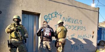 Varios allanamientos con secuestro de drogas, armas y 15 demorados (Ministerio de Seguridad)