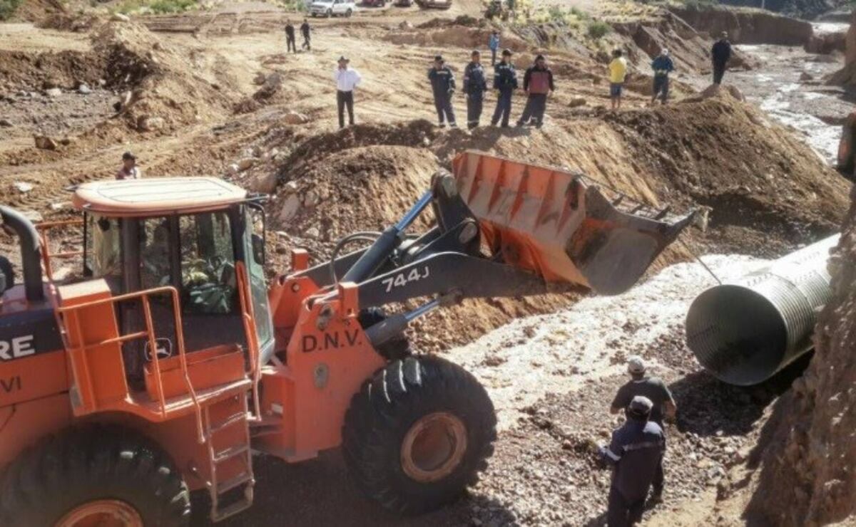 El puente se derrumbu00f3 el 1 de febrero de 2016 y estaru00e1 reconstruido para agosto de 2018.