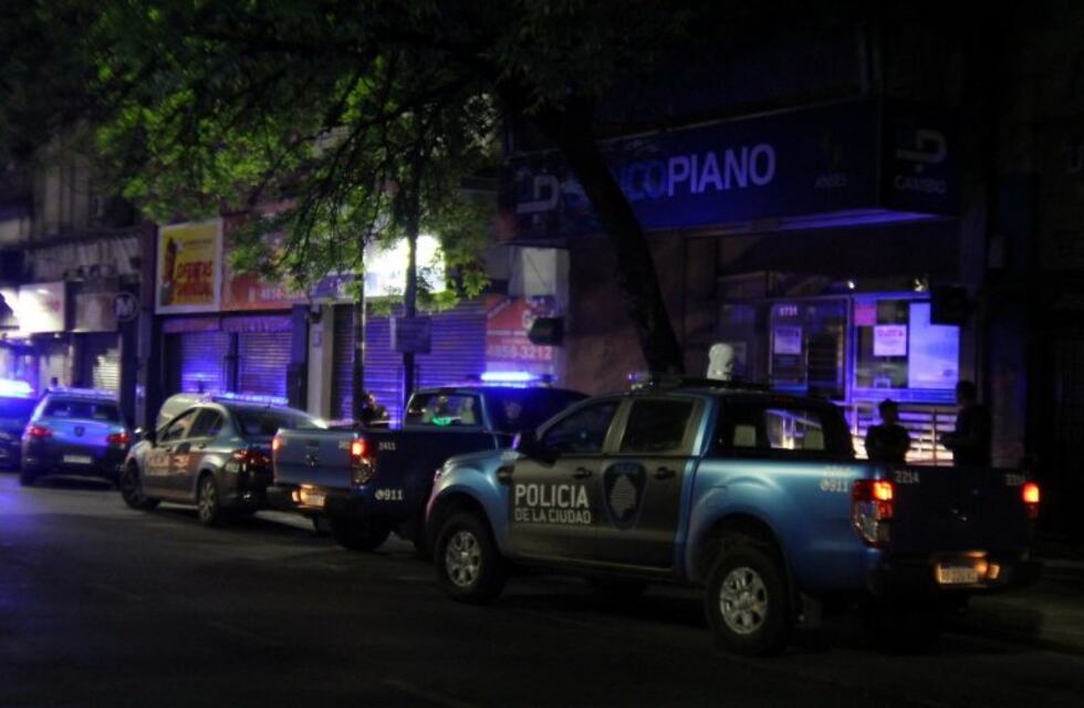Detuvieron a cinco chilenos cuando intentaban robar un banco en Floresta