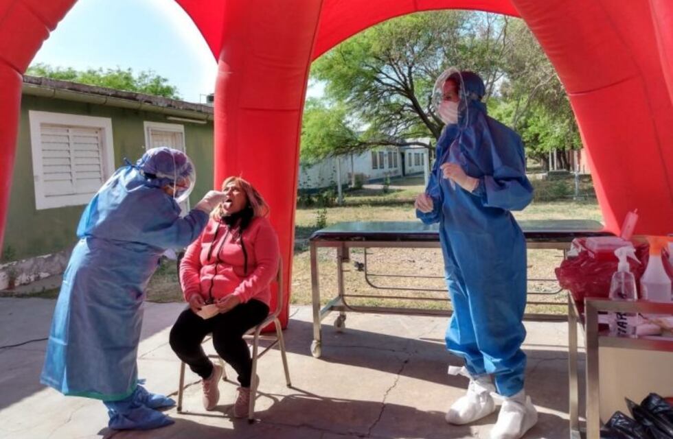 Continúan la búsqueda de personas sintomáticas y contactos estrechos en el interior