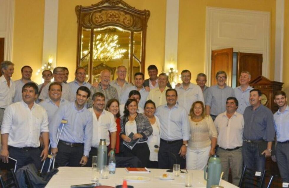 Valdés se reunió con 21 intendentes de la provincia para realizar un balance del año