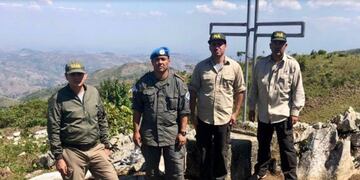 Tres gendarmes argentinos iniciaron una travesía en la localidad de Hinche (Haití) durante más de 14 kilómetros y horas de caminata\u002E