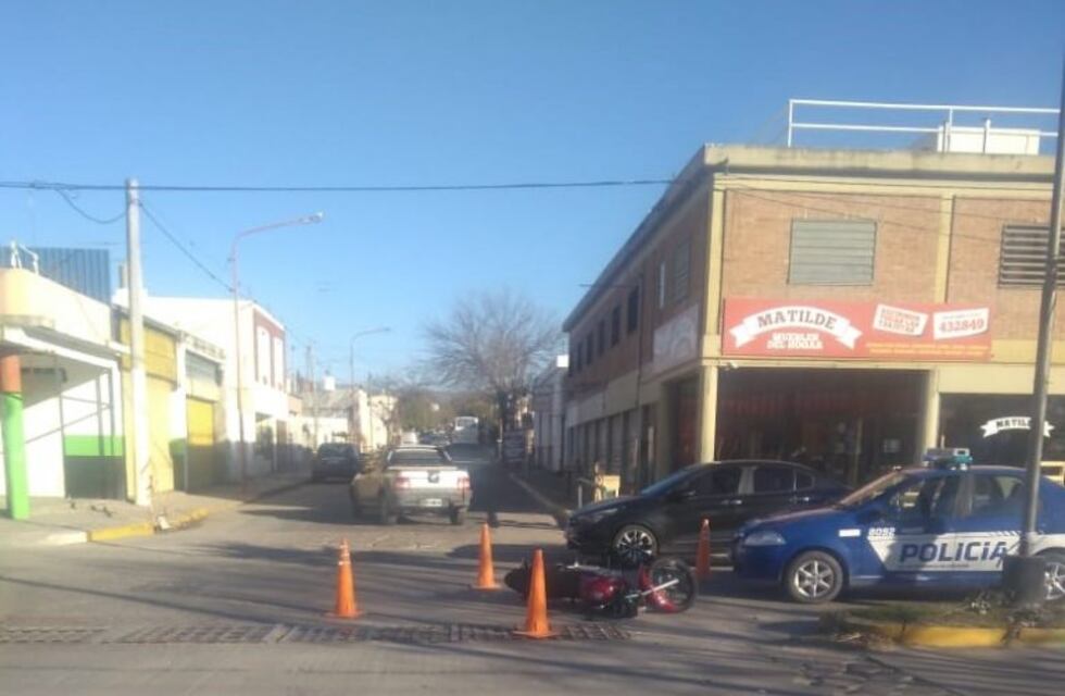 Alta Gracia: motociclista herida tras chocar contra un automóvil