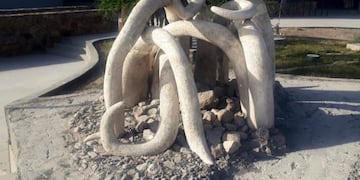 La escultura fue realizada por dos artistas bonaerenses\u002E