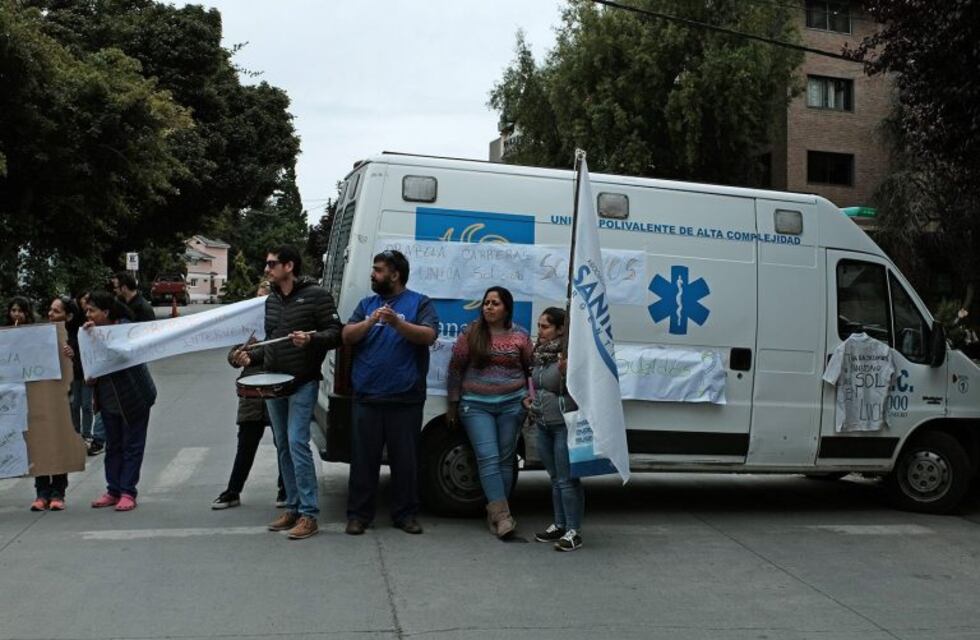 Trabajadores del Sanatorio del Sol reclamaron en Bariloche