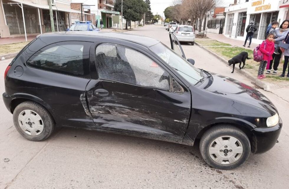 Jesús María: una adolescente resultó herida tras chocar contra una camioneta