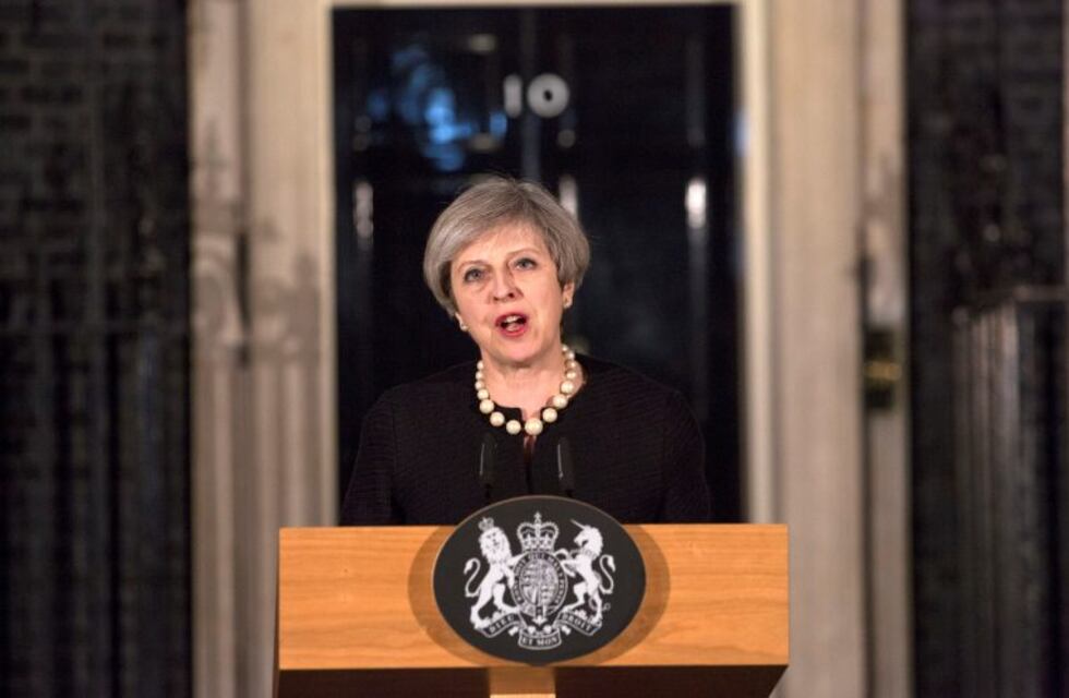 May afirmó que el pueblo británico no "cederá" al terrorismo