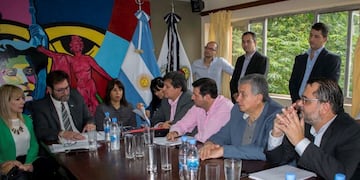 Reunión entre concejales capitalinos y representantes de colegios privados