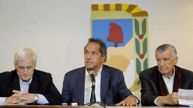 BUENOS AIRES 18/08/16, EL PRESIDENTE DEL PJ, JOSE LUIS GIOJA, JUNTO AL EX GOBERNADOR, DANIEL SCIOLI, EL DIRIGENTE GREMIAL, ANTONIO CALO Y EL SENADOR MIGUEL ANGEL PICHETTO BRINDARON UNA CONFERENCIA DE PRENSA AL FINALIZAR UNA REUNION DE DIRIGENTES PERONISTAS QUE CONFORMAN LA