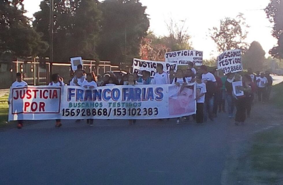 Familiares del joven fallecido en Circunvalación marcharon en pedido de la aparición de testigos