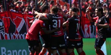 Newell's enfrenta a Huracán en el Coloso Marcelo Bielsa\u002E (@Hace_F5)