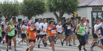 Daiana Llanquin y Miguel Licanqueo ganaron la prueba "Ría Deseado"