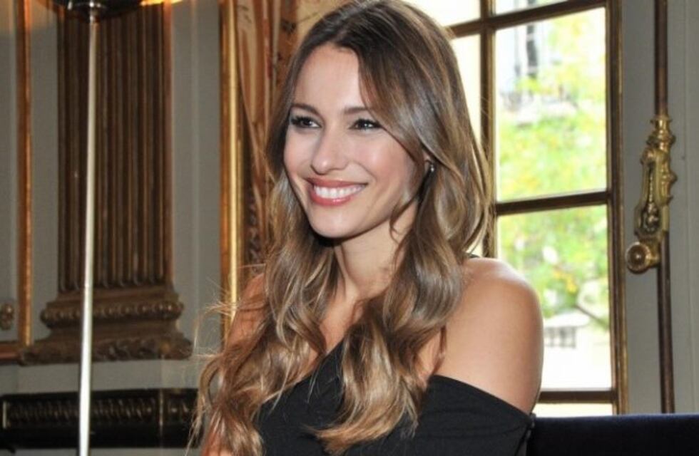 La osada pirueta de Pampita en una cama elástica