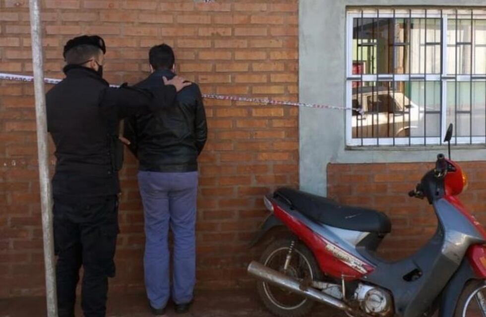 Detuvierona un motociclista que circulaba armado con una escopeta en 25 de Mayo