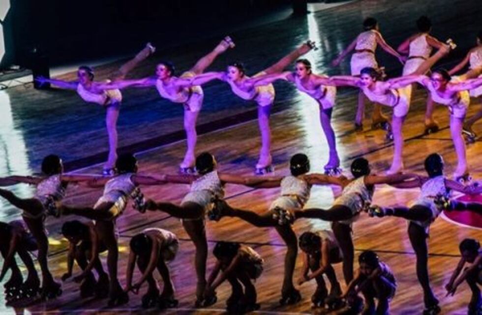 La escuela de patinaje de Erica Mandrini presenta el espectáculo "Lo Nuestro"