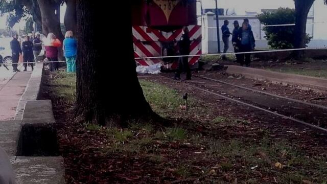 Una mujer muriu00f3 atropellada por un tren en Capitu00e1n Bermu00fadez.